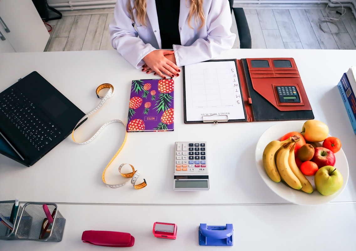 Zertifizierte Ernährungsberater arbeiten zusammen